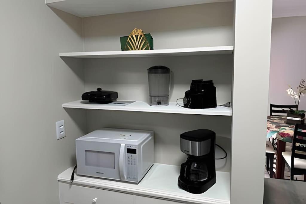 1/4, Camareira, Piscina, Barra/ondina Apartamento *