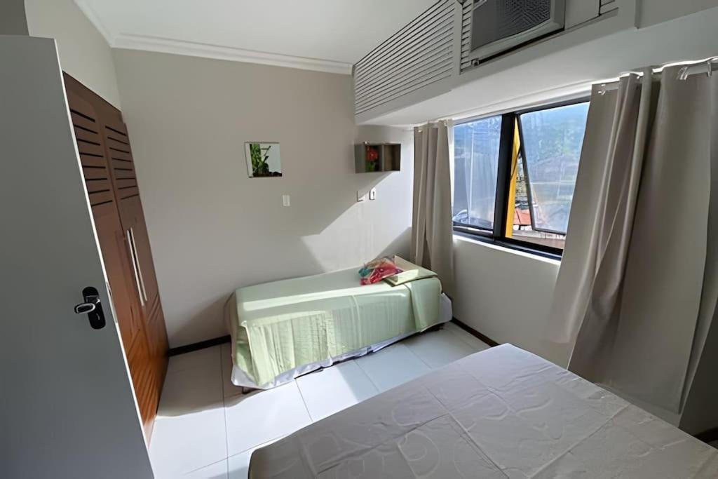 1/4, Camareira, Piscina, Barra/ondina Apartamento
