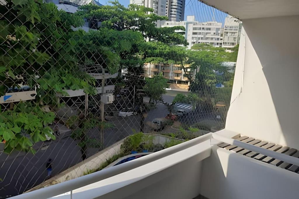 Apartamento 1/4, Camareira, Piscina, Barra/ondina Salvador