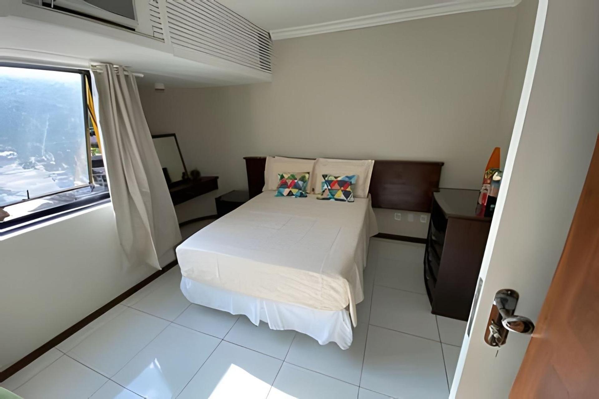 1/4, Camareira, Piscina, Barra/ondina Apartamento *
